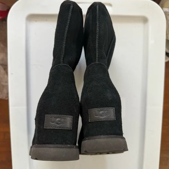 UGG Classic Femme Wedge Bootie - Picture 3 of 6